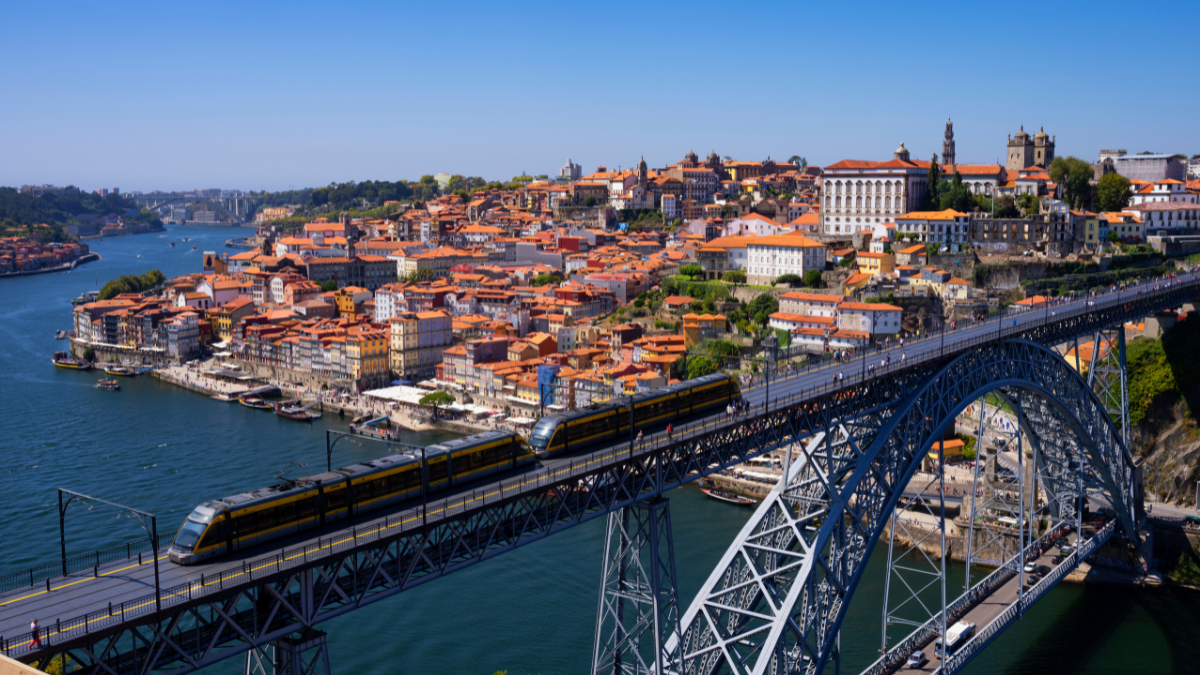 turismo de moto Portugal, viagens de estrada Portugal, melhores tours de moto Europa.